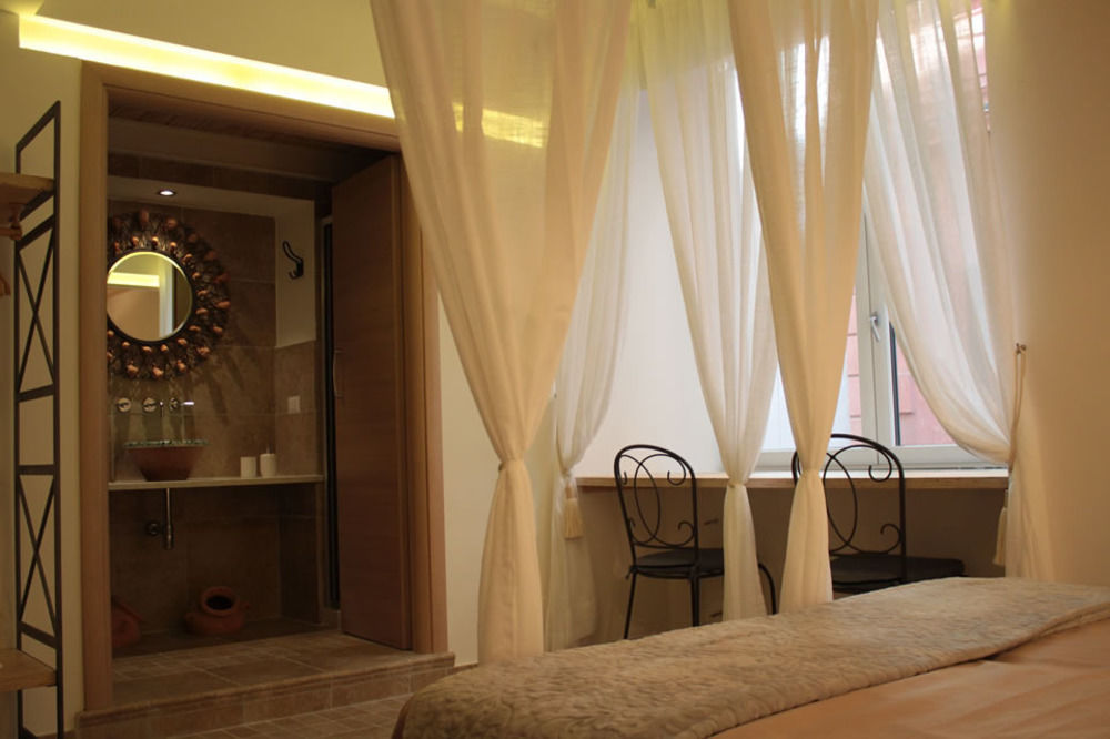 คาซา ลาตินา Bed & Breakfast เนเปิลส์ ภายนอก รูปภาพ