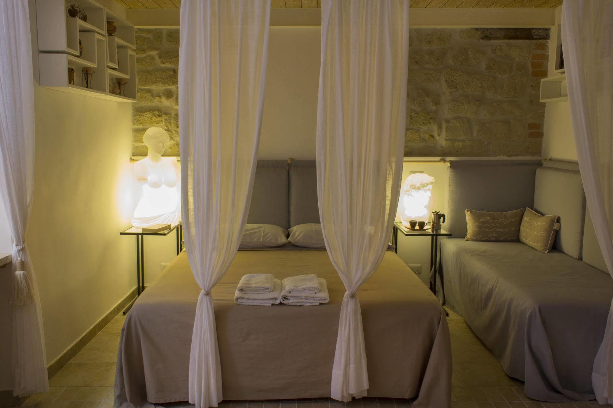 คาซา ลาตินา Bed & Breakfast เนเปิลส์ ภายนอก รูปภาพ