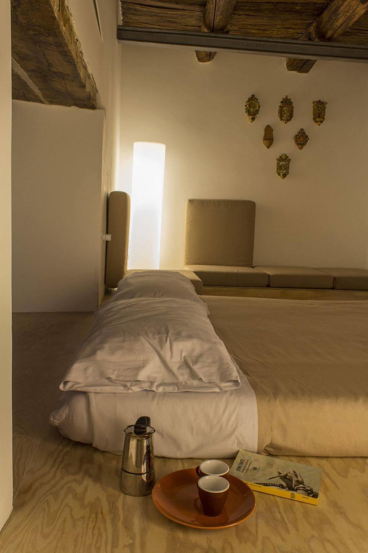 คาซา ลาตินา Bed & Breakfast เนเปิลส์ ภายนอก รูปภาพ