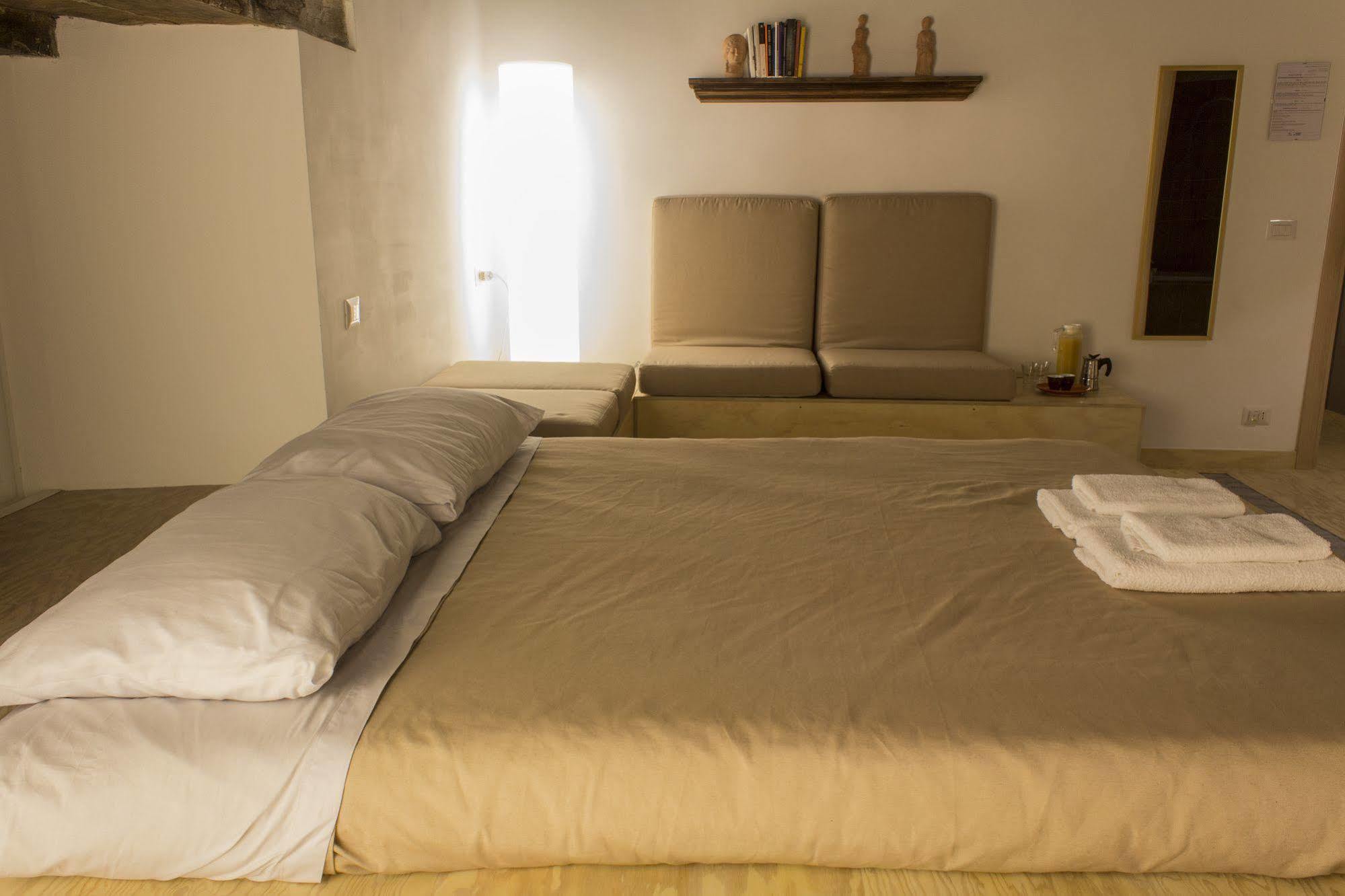 คาซา ลาตินา Bed & Breakfast เนเปิลส์ ภายนอก รูปภาพ
