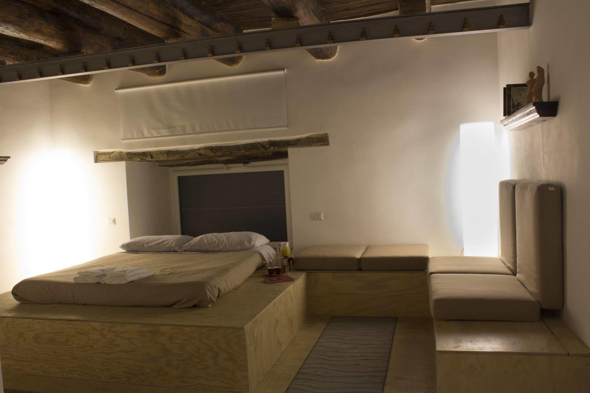 คาซา ลาตินา Bed & Breakfast เนเปิลส์ ภายนอก รูปภาพ