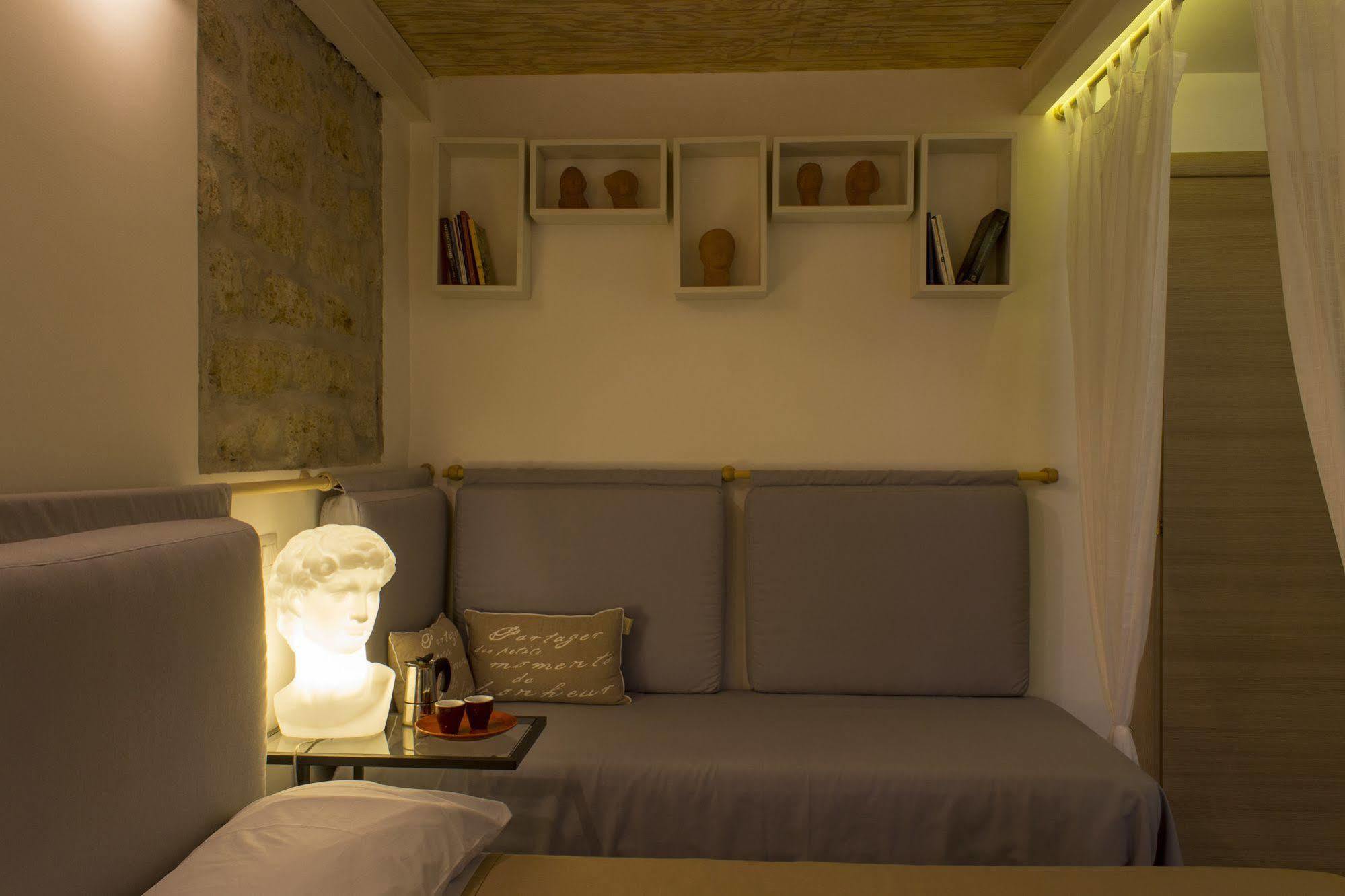 คาซา ลาตินา Bed & Breakfast เนเปิลส์ ภายนอก รูปภาพ