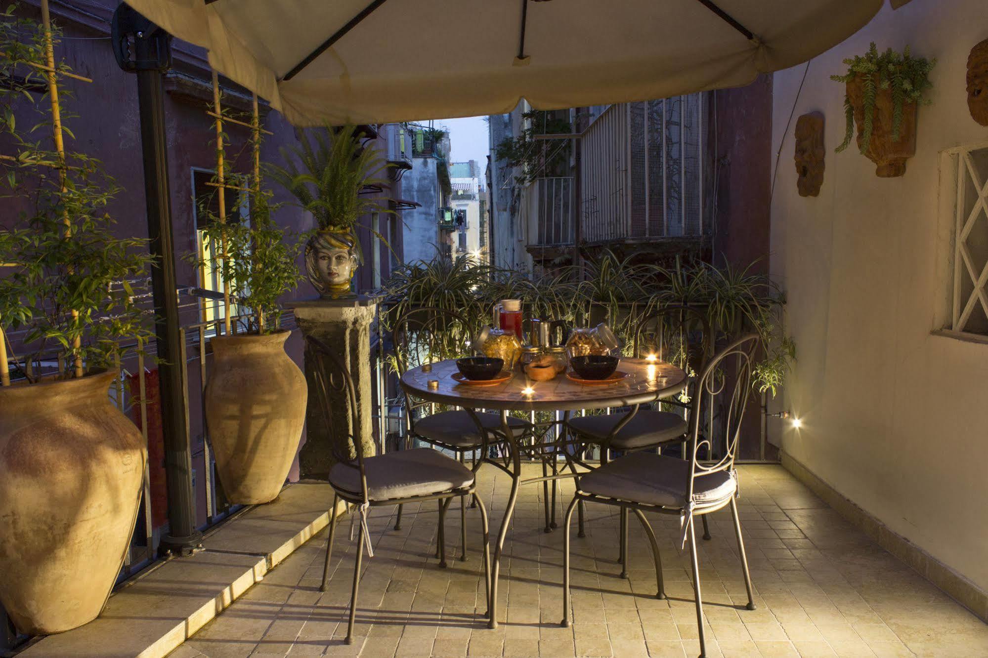 คาซา ลาตินา Bed & Breakfast เนเปิลส์ ภายนอก รูปภาพ